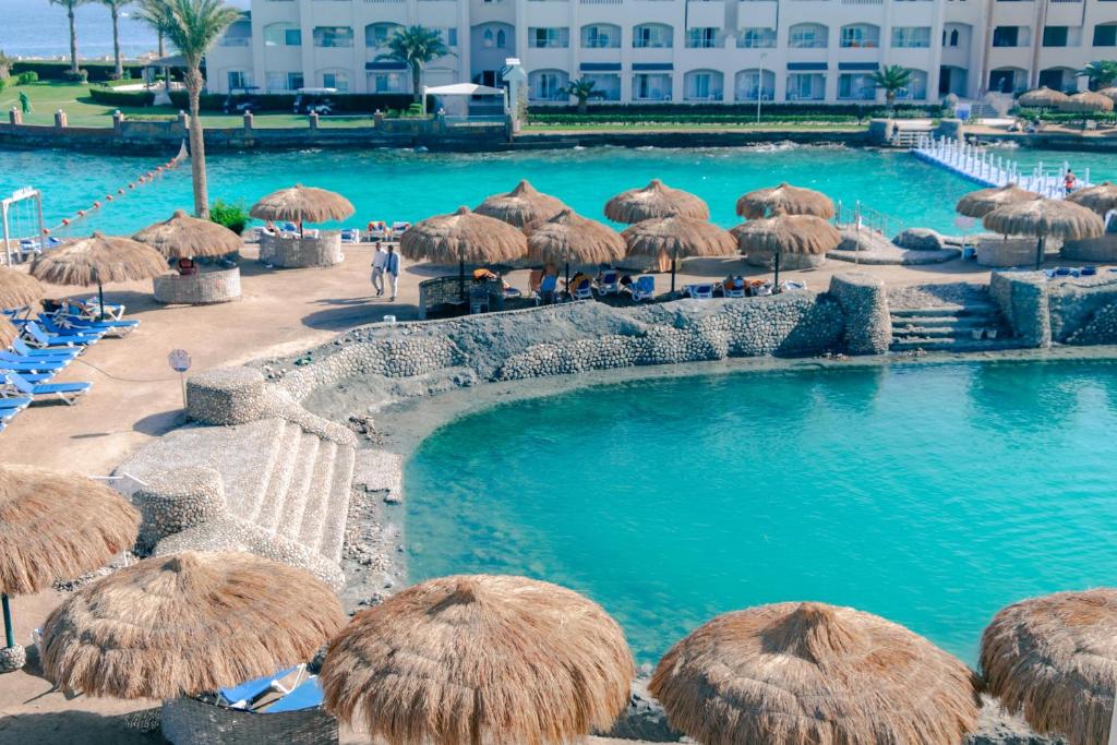 Sunny Days El Palacio Resort