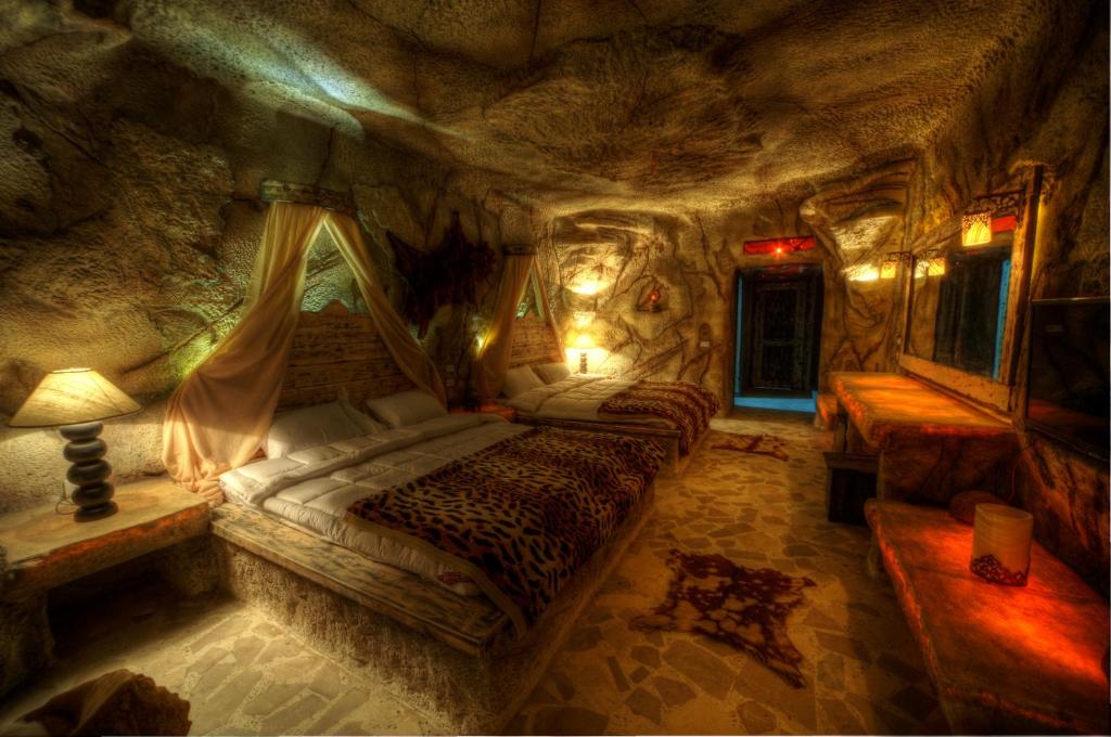 Caves Beach Resort Hurghada
