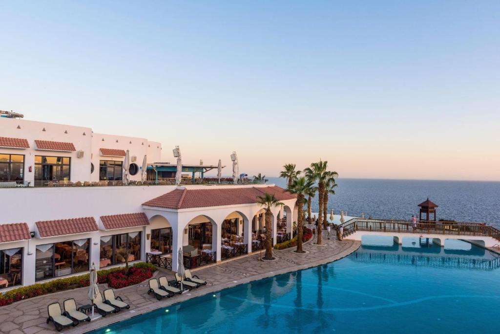 Reef Oasis Blue Bay Resort&amp;Spa