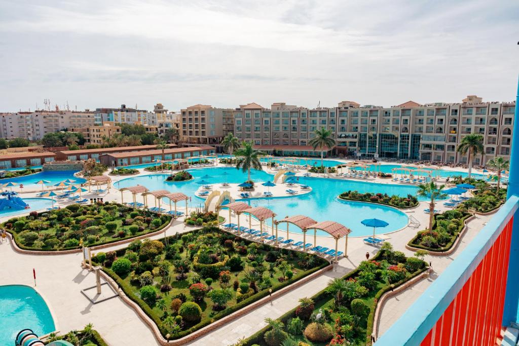 Sunrise Solara Aqua Park
