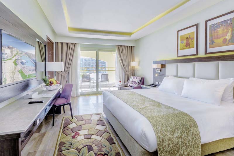 Albatros White Beach Resort Hotel